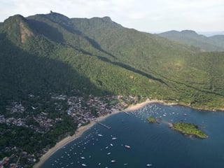 Ilha Grande's best waterfall and the Blue Lagoon in a full-day Private Tour with Hike and Speedboat ride